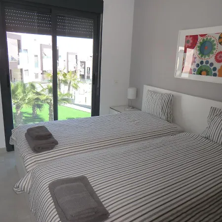 Casas - Altos Торевьиа